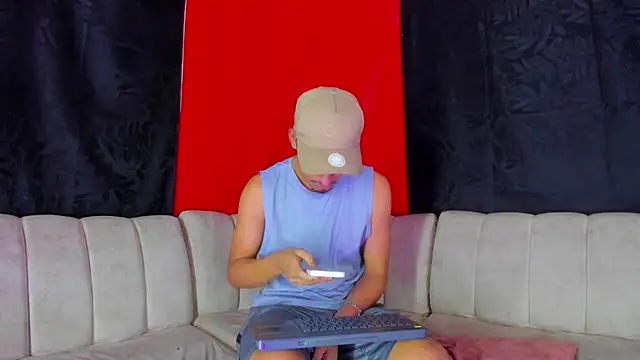 BrownieLoverss online show from February 21, 9:21 am