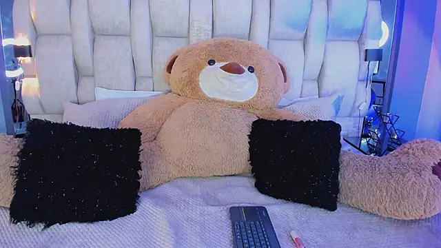  PaulinaDoll  online show from March 28, 3:50 am