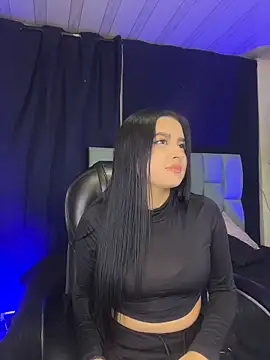 Snapshot of Emilyy05_ chatting on June 12, 12:53 am Emilyy05 online show from June 12, 12:53 am