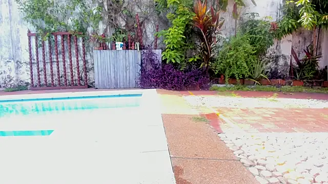 Niky Thomson online show from January 10, 6:42 pm