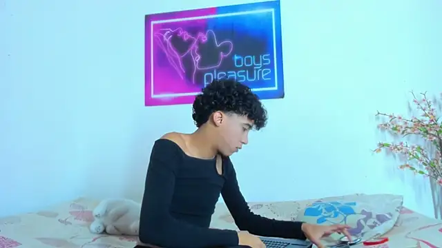 Pleasure boys hot online show from April 5, 5:43 pm