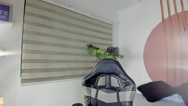 seraphine lark online show from January 15, 7:06 pm