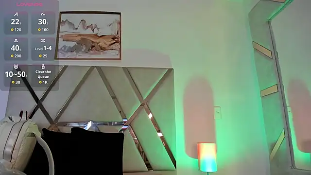 Evaa Millss online show from January 9, 4:37 am