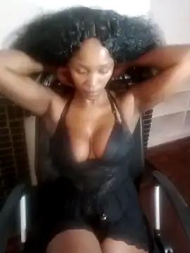 Snapshot of DesiredQueen27 chatting on May 9, 11:04 am DesiredQueen27 online show from May 9, 11:04 am