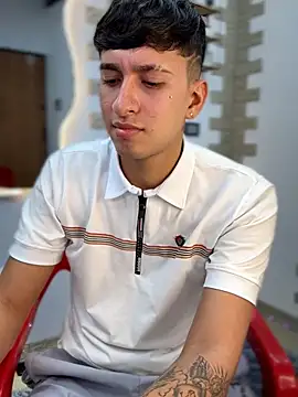 Snapshot of neithan_sleitherx chatting on February 3, 6:40 am neithan sleitherx online show from February 3, 6:40 am