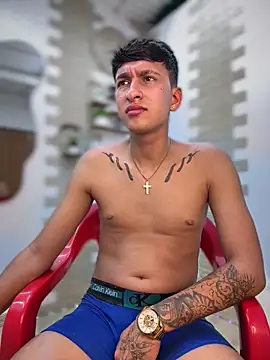 Snapshot of neithan_sleitherx chatting on February 11, 12:26 am neithan sleitherx online show from February 11, 12:26 am