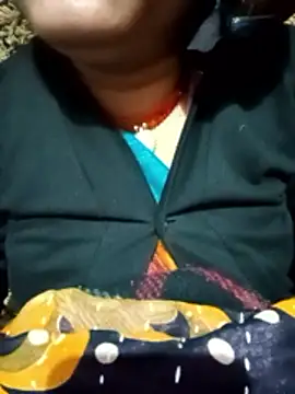 Snapshot of Manisha8l chatting on January 15, 12:04 am Manisha8l online show from January 15, 12:04 am