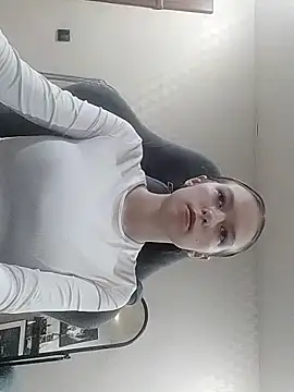 Yzi online show from December 22, 8:33 am