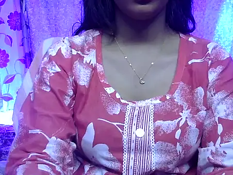 cute Dirty Diva online show from May 29, 3:54 pm