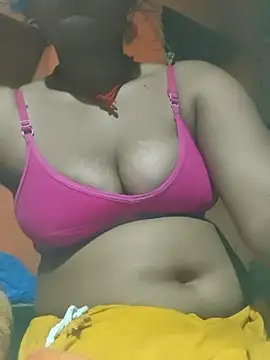 Snapshot of Madhu_cute chatting on February 21, 3:57 pm Madhu cute online show from February 21, 3:57 pm