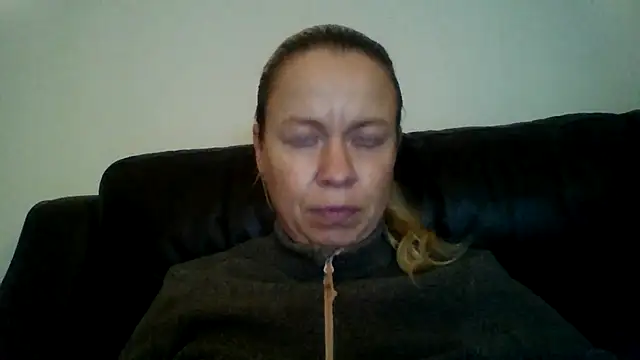 jennyblondeuk online show from January 17, 7:39 pm