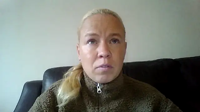 jennyblondeuk online show from February 5, 3:27 pm