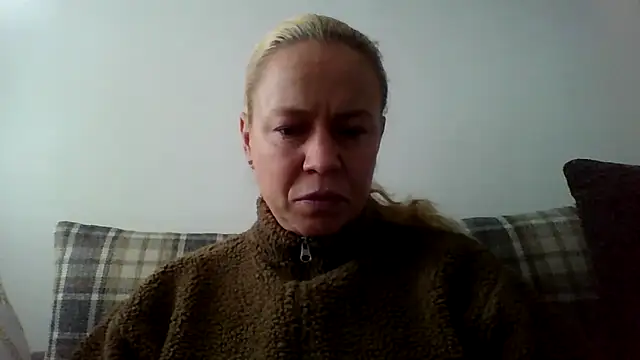 jennyblondeuk online show from February 26, 3:11 pm