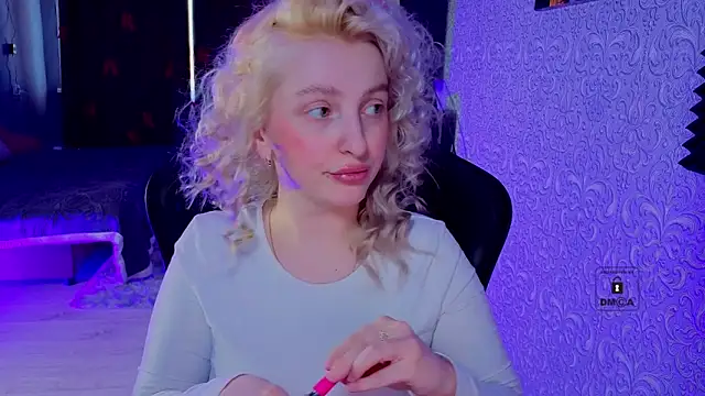 Eva Vibe  online show from April 5, 6:10 am