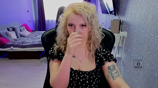 Eva Vibe  online show from April 8, 5:40 am