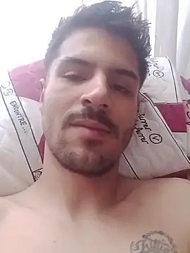 Snapshot of henrinnvv25 chatting on December 20, 1:18 pm henrinnvv25 online show from December 20, 1:18 pm