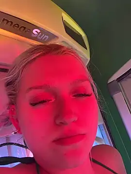 EmmiPemmi online show from February 9, 4:22 pm