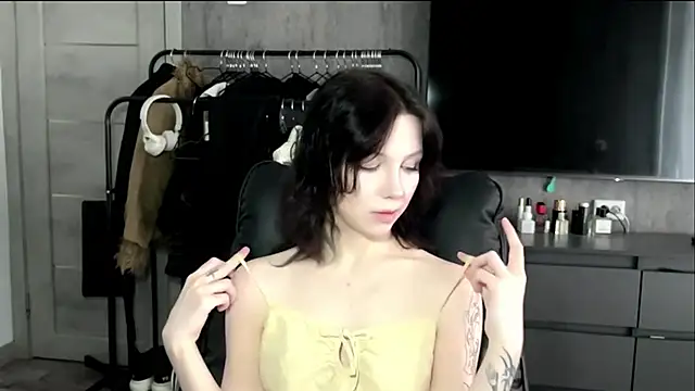 KateBlanket online show from December 22, 8:33 am