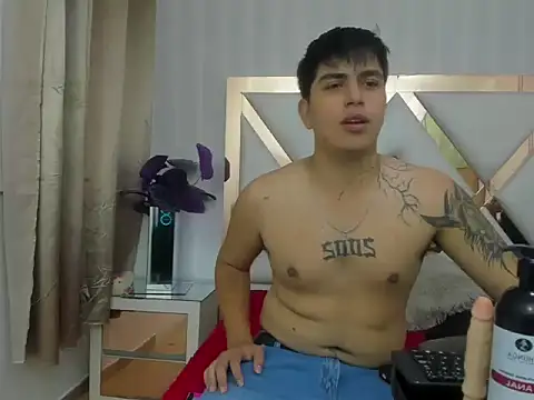 Snapshot of ThomasThund chatting on January 9, 12:52 pm ThomasThund online show from January 9, 12:52 pm