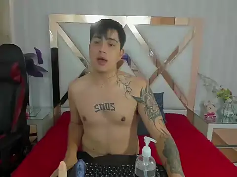 Snapshot of ThomasThund chatting on January 13, 2:22 pm ThomasThund online show from January 13, 2:22 pm