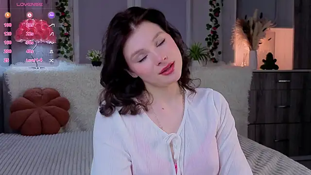 Snapshot of QuinnHeileman chatting on February 25, 1:21 pm QuinnHeileman online show from February 25, 1:21 pm