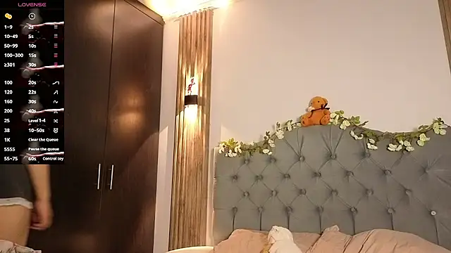 cute emmma online show from May 6, 11:15 am