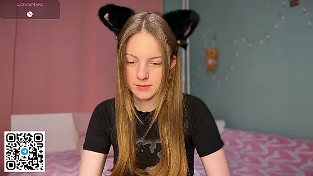 Snapshot of steffi_meoww chatting on February 1, 12:26 pm steffi meoww online show from February 1, 12:26 pm