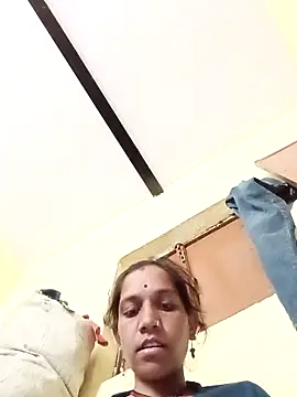 Karishma singh online show from April 7, 2:39 pm