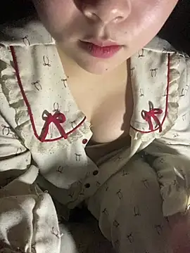 lili-roze online show from April 10, 12:32 pm