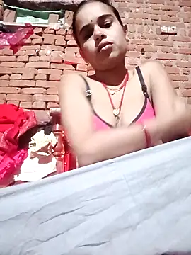 Snapshot of Fency_Love143 chatting on February 5, 11:53 pm Fency Love143 online show from February 5, 11:53 pm