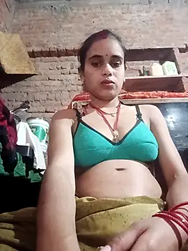 Snapshot of Fency_Love143 chatting on February 10, 11:47 am Fency Love143 online show from February 10, 11:47 am