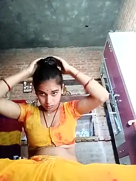 Snapshot of Fency_Love143 chatting on February 15, 7:38 am Fency Love143 online show from February 15, 7:38 am