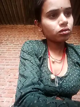 Snapshot of Fency_Love143 chatting on February 18, 11:28 am Fency Love143 online show from February 18, 11:28 am