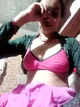 Snapshot of Fency_Love143 chatting on February 19, 1:01 am Fency Love143 online show from February 19, 1:01 am