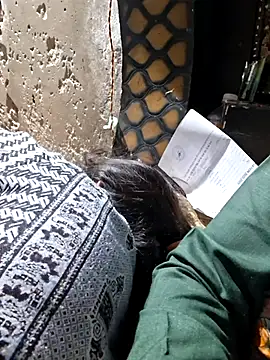 Snapshot of Radhacpl9528 chatting on February 18, 9:55 pm Radhacpl9528 online show from February 18, 9:55 pm