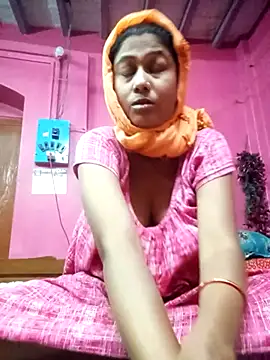 Snapshot of Hooghlypinkivabi chatting on February 6, 12:52 pm Hooghlypinkivabi online show from February 6, 12:52 pm