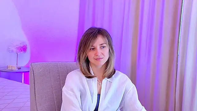 Snapshot of EmeraldGlow chatting on March 27, 2:39 pm EmeraldGlow online show from March 27, 2:39 pm