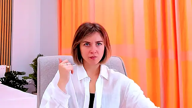 Snapshot of EmeraldGlow chatting on April 5, 2:58 pm EmeraldGlow online show from April 5, 2:58 pm