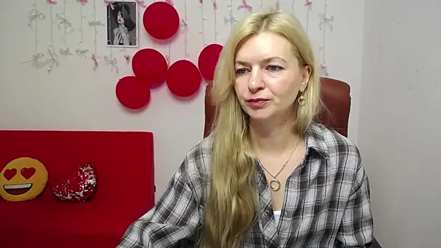 Snapshot of MelissaTyler chatting on January 15, 6:18 am MelissaTyler online show from January 15, 6:18 am