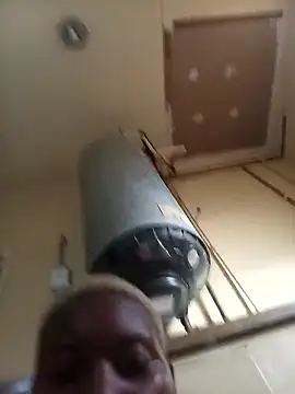 Snapshot of goldenstrips295 chatting on January 10, 3:47 pm goldenstrips295 online show from January 10, 3:47 pm