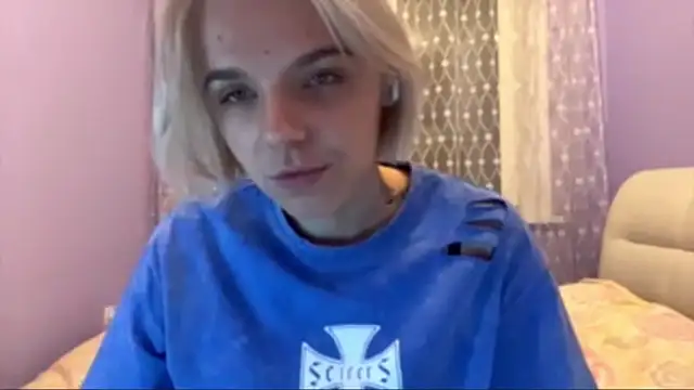 Scarlet cat online show from December 23, 9:07 am