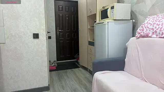 Scarlet cat online show from April 23, 12:29 pm