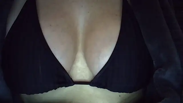 Snapshot of sexymilena9 chatting on February 5, 8:46 pm sexymilena9 online show from February 5, 8:46 pm