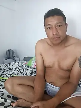 pareja latina1483 online show from January 15, 9:51 pm