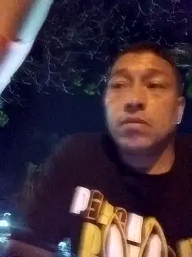 pareja latina1483 online show from March 17, 1:10 am