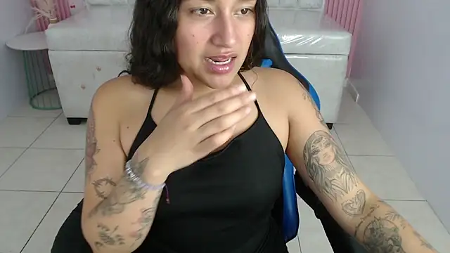 Snapshot of scarleth_sweet_s chatting on January 5, 8:12 pm scarleth sweet s online show from January 5, 8:12 pm