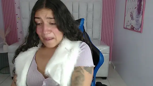 Snapshot of scarleth_sweet_s chatting on January 9, 8:10 pm scarleth sweet s online show from January 9, 8:10 pm