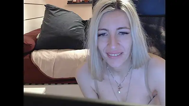 BarbieBlondieGirl online show from January 17, 5:45 am