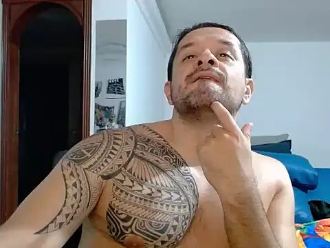 Snapshot of gonzzohunterr chatting on February 4, 2:50 am gonzzohunterr online show from February 4, 2:50 am