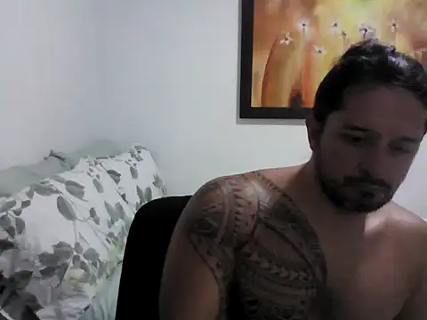 Snapshot of gonzzohunterr chatting on February 21, 1:28 am gonzzohunterr online show from February 21, 1:28 am